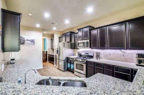 2402 Winter Trl Dr, Conroe TX  77304-2160 exterior