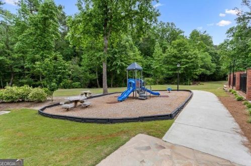3959 Hovis Ct, Atlanta GA  30319-1680 exterior