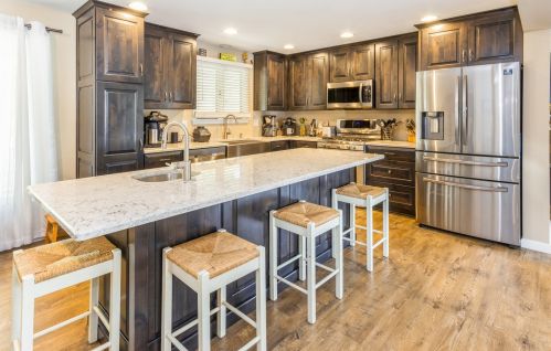 607 End Dr, Manteno, IL 60950-1053