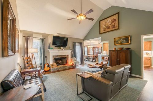244 Oaken Bucket Dr, Temple, GA 30179-5603