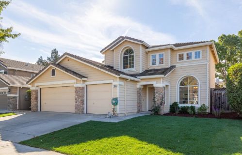 1264 Blacksmith Dr, Gilroy, CA 95020-8100