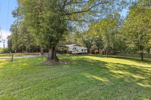 52 Parkway Dr, Monroe, GA 30656-7004