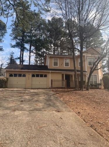 790 Fox Valley Dr, Stone Mountain, GA 30088-2283