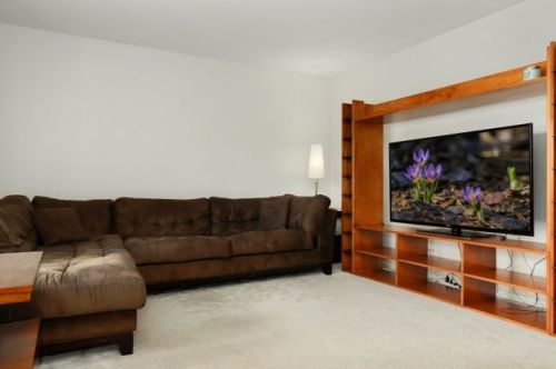 290 Walnut Ln, Elk Grove Vlg, IL 60007-4063