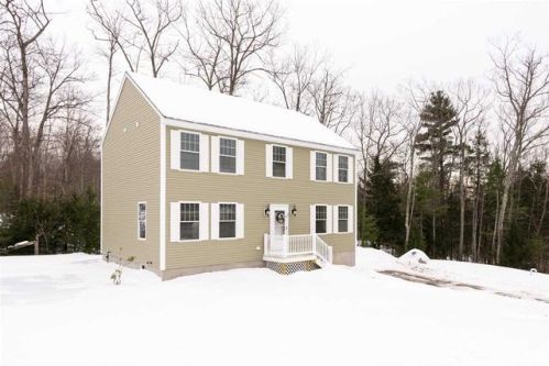 37 Cedar Crk, Barrington, NH 03825-5206