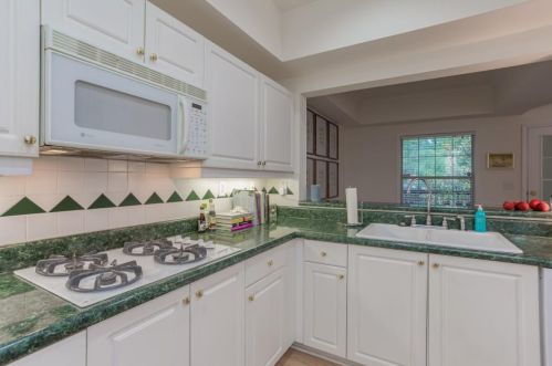 3636 Habersham Rd, Atlanta GA  30305-1153 exterior