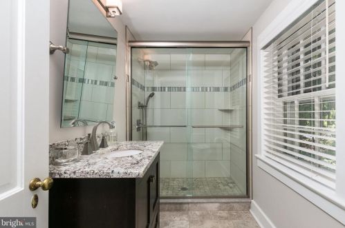 37 Ridgeview Rd, Princeton NJ  08540-7666 exterior