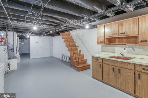 2434 10th St, Philadelphia PA 19133-1603 exterior