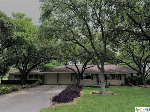 3341 Austin St, Seguin TX  78155-4226 exterior