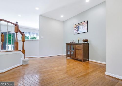 12001 Edgemere Cir, Herndon VA  20190-3256 exterior