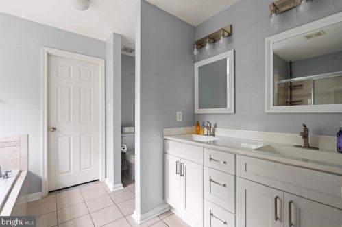 18823 Pier Trail Dr, Triangle VA  22172-2347 exterior