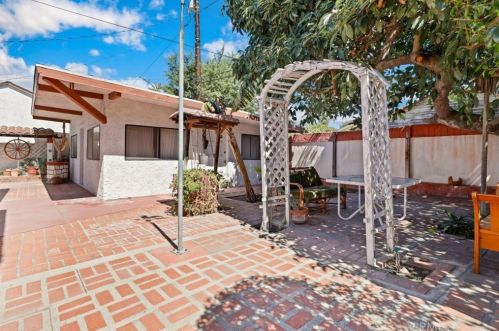 515 Townsend St, Santa Ana CA 92703-2838 exterior