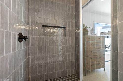 9261 Christine Dr, Huntington Beach CA  92646-8355 exterior