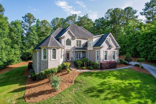 2014 Fontainbleau Dr, Conyers GA  30094-4811 exterior