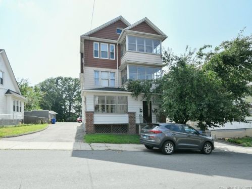 26 Eastwood Ave, Waterbury, CT 06705-1907