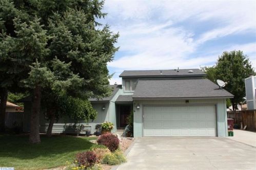 8516 Entiat Ave, Kennewick, WA 99336-1010