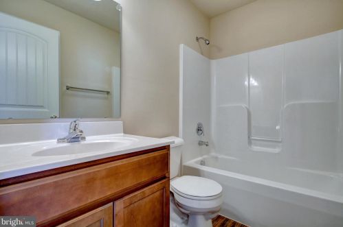 34 Overlook Dr, Hanover PA 17331-7923 exterior