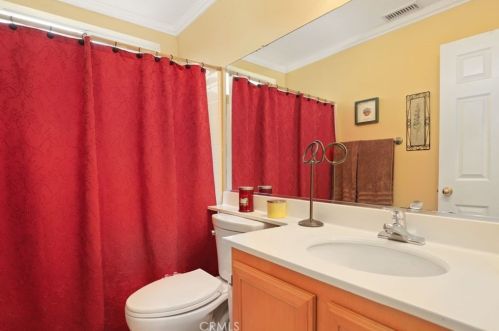 12595 Orangeblossom Ln, Riverside CA  92503-7058 exterior