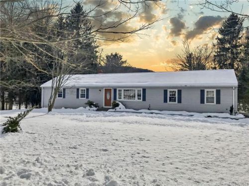11 Wagon Wheel Rd, Durham, CT 06422-3511