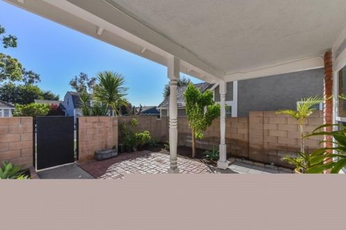72 Cape Cod, Irvine CA  92620-2711 exterior
