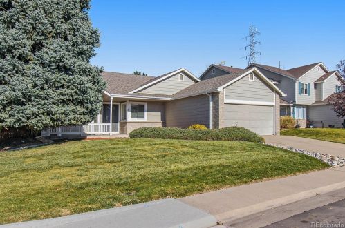 19901 Tufts Dr, Aurora CO 80015-3481 exterior