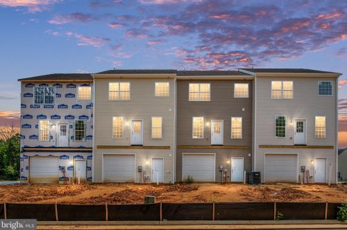 1014 Wicklow Dr, Fredericksburg, VA 22401-2722