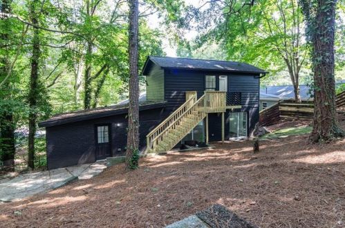 2278 Drew Vly Rd, Atlanta GA  30319-3977 exterior