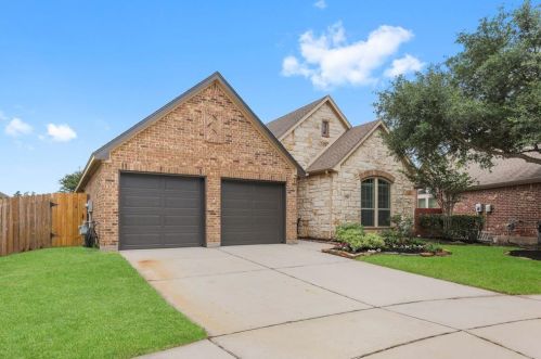 2707 Oak Pass Ct, Conroe TX  77385-2765 exterior