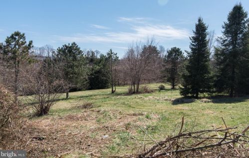 80 Quinn Lea Rd, Harpers Ferry WV 25425-5372 exterior