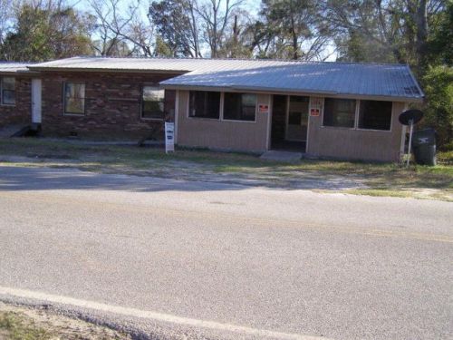 524 4th Ave, Rochelle, GA 31079-2430