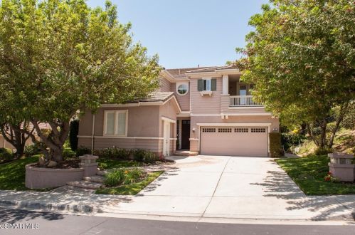 467 Canyon Crest Dr, Simi Valley, CA 93065-7363