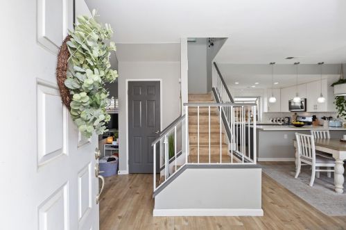 1340 Palomar Pl, Vista, CA 92084-3565