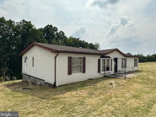 101 Grand View Rd, Three Churches WV 26757-7128 exterior