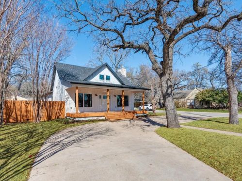 1821 Sylvania Ave, Fort Worth TX  76111-2740 exterior