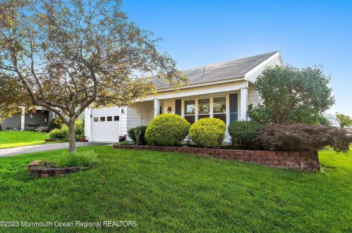 34 Red Hill Rd, Lakehurst, NJ 08759-6604