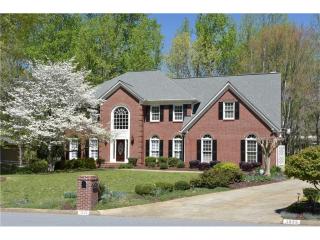 1035 Brooksglen Dr, Roswell, GA 30075-1371