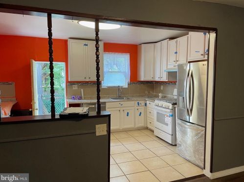 2524 61 St, Philadelphia PA 19142-3402 exterior