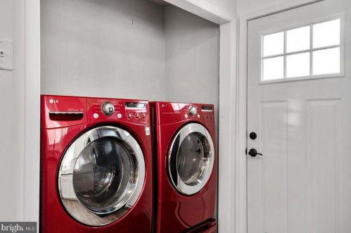 1176 Spruce Ave, Shady Side MD 20764-9562 exterior