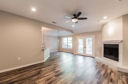 1018 Alexander St, Irving, TX 75061-4731