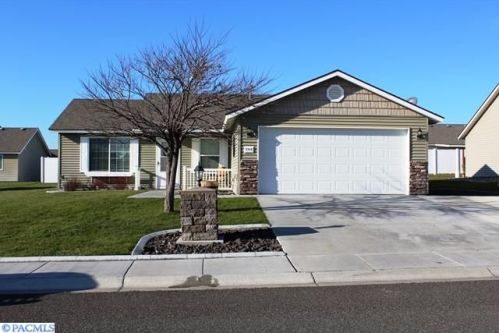 3316 Keeneland Ln, Pasco, WA 99301-3152