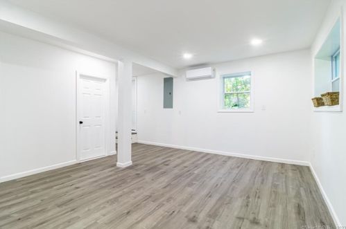 554 Old Hartford Rd, Colchester CT  06415-2732 exterior