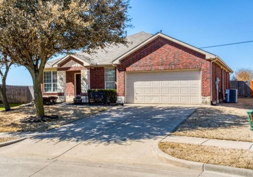 1526 Colgate Dr, Van Alstyne, TX 75495-7081