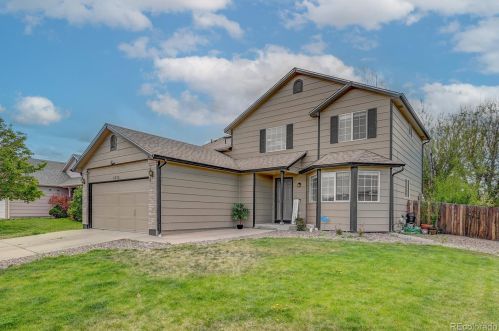 5225 Dearborn St, Denver, CO 80239-6038