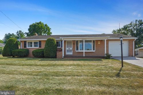 2210 Sycamore Rd, York, PA 17408-4130