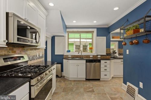 252 Hawthorne Ave, Haddonfield NJ 08033-1404 exterior