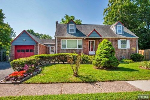 246 Azalea Dr, N Milford, NJ 07646-2531