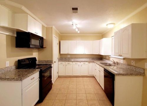1832 Dolphin Dr, Taylor Lake Village TX  77586-2958 exterior