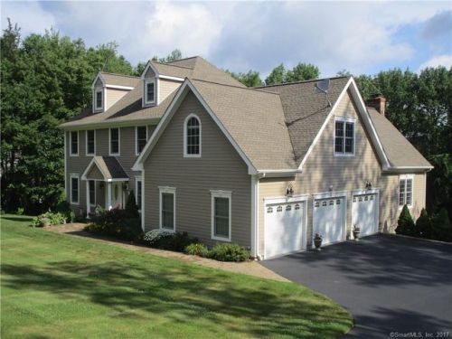2 Percheron Dr, Upper Stepney, CT 06468-1373