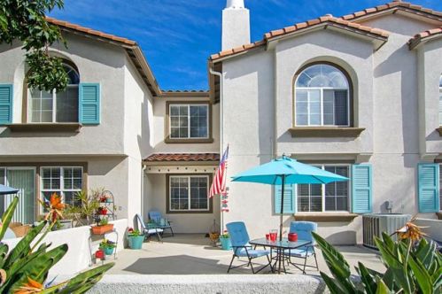 315 Dolphin Ln, Oceanside, CA 92058-0846