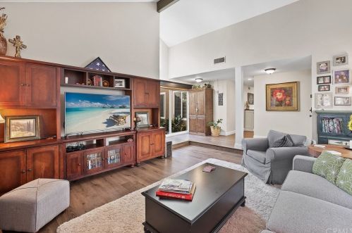 8 Campanero, Irvine CA  92620-1821 exterior